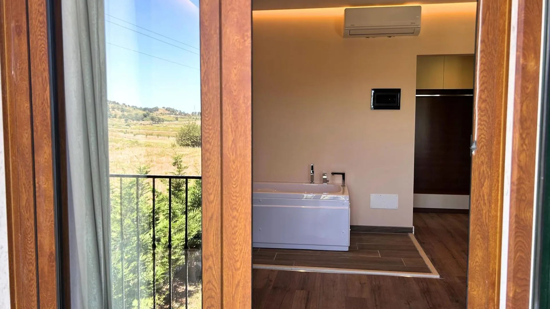 Hotel Vila Ami Trajas
