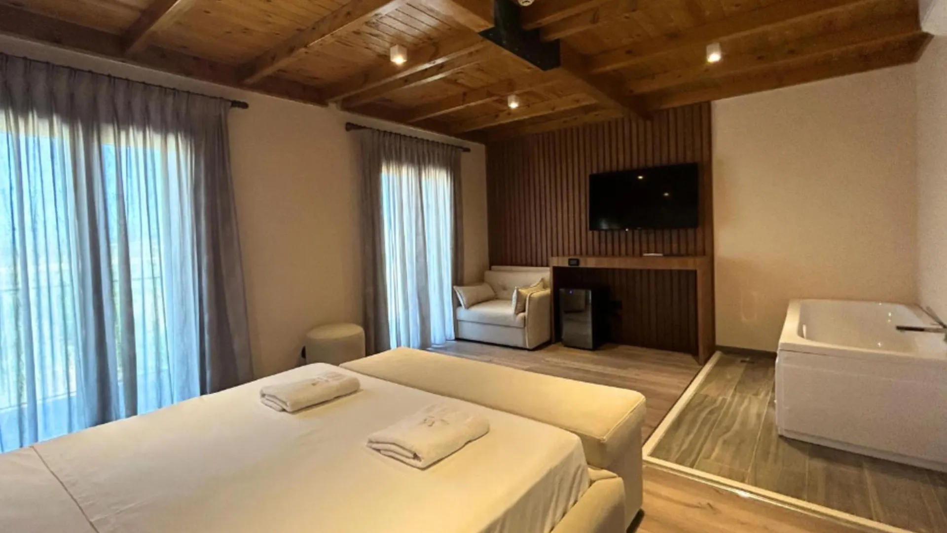 Hotel Vila Ami Trajas 0*,