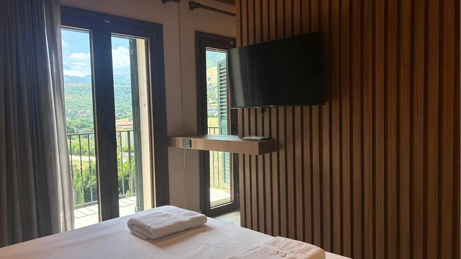 Hotel Vila Ami Trajas